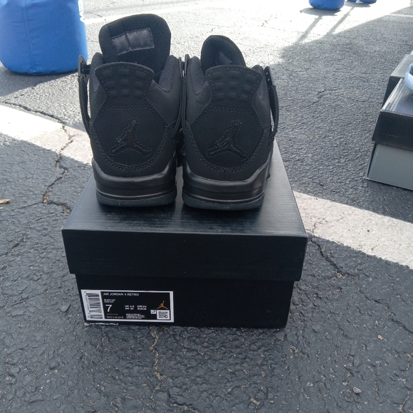 Air Jordan 4 Retro, 'Black Cat' - Picture 3 of 5